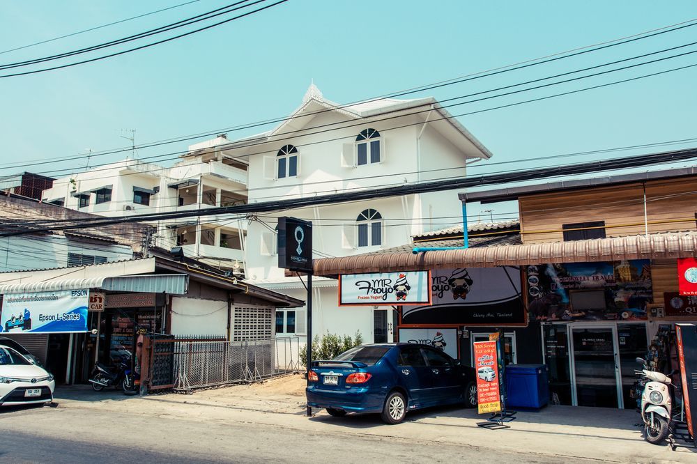 Nidhra Lanna Hotel Chiang Mai Exterior photo